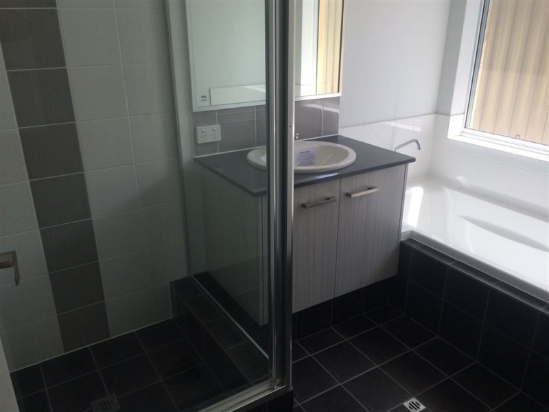 19 Blackfriars Meander, Piara Waters WA 6112