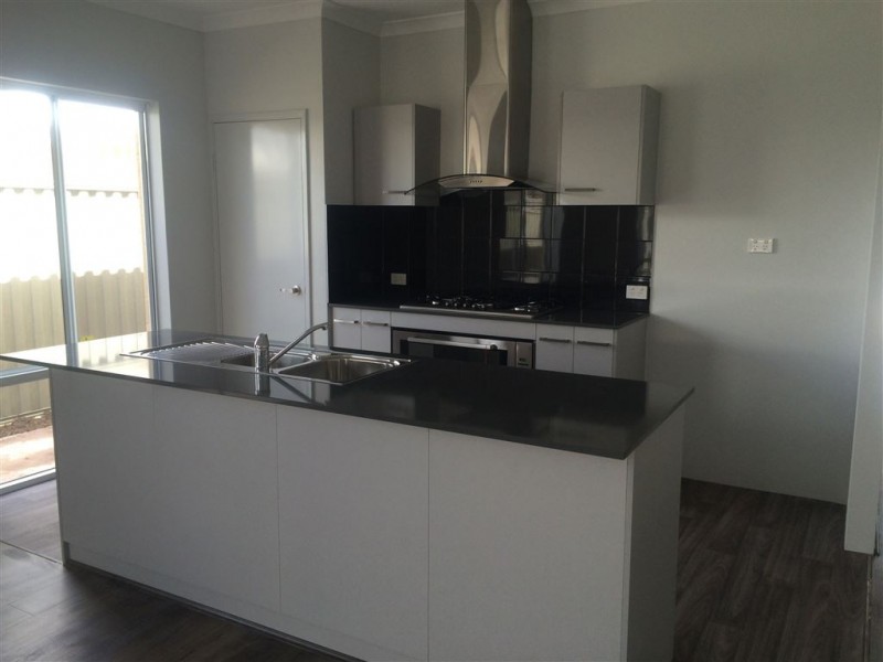 19 Blackfriars Meander, Piara Waters WA 6112