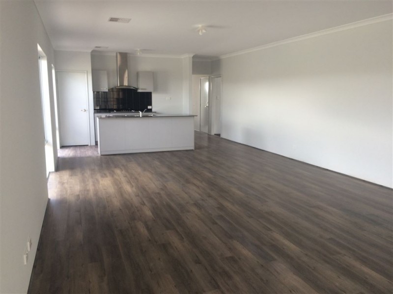 19 Blackfriars Meander, Piara Waters WA 6112