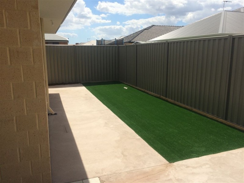 19 Blackfriars Meander, Piara Waters WA 6112