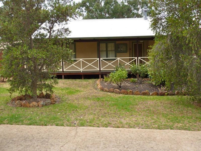 6 Hotham Street, Wandering WA 6308