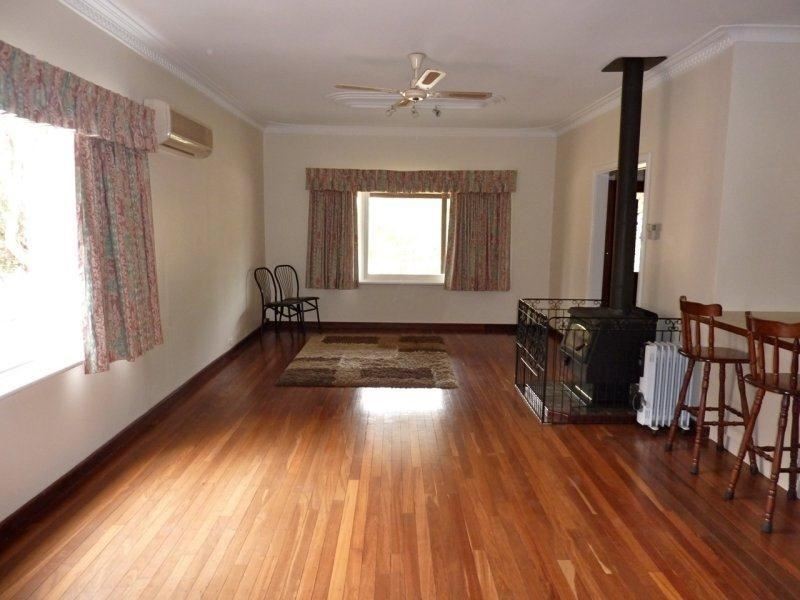 6 Hotham Street, Wandering WA 6308