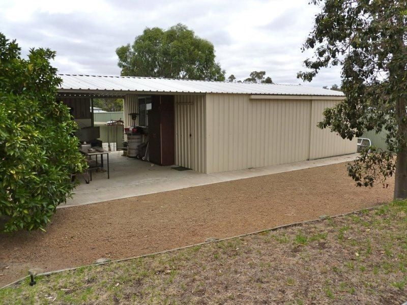 6 Hotham Street, Wandering WA 6308
