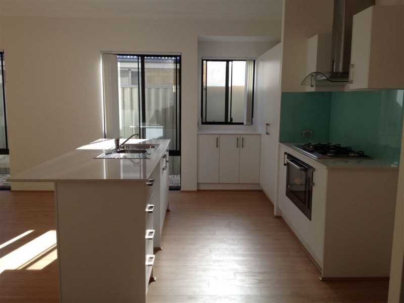 30 Portsmouth Way, Harrisdale WA 6112