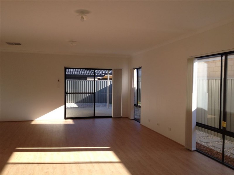 30 Portsmouth Way, Harrisdale WA 6112