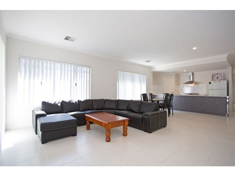 11 Arranger Way, Southern River WA 6110