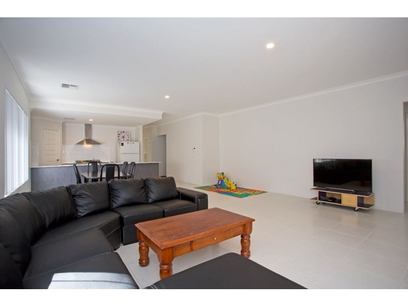 11 Arranger Way, Southern River WA 6110