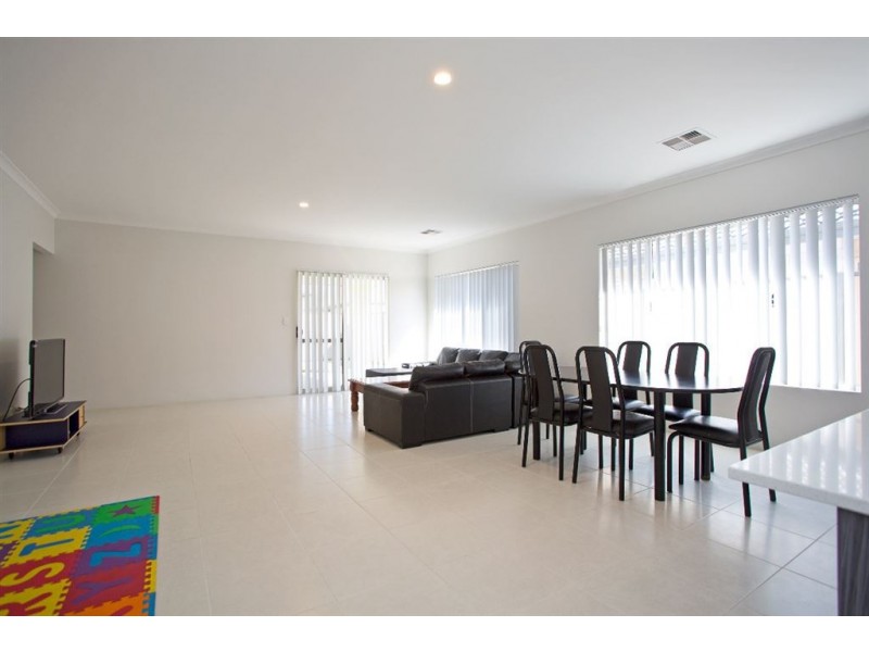 11 Arranger Way, Southern River WA 6110