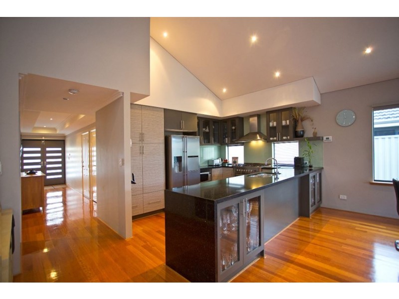 30 Whittaker Turn, Piara Waters WA 6112