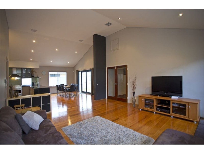 30 Whittaker Turn, Piara Waters WA 6112