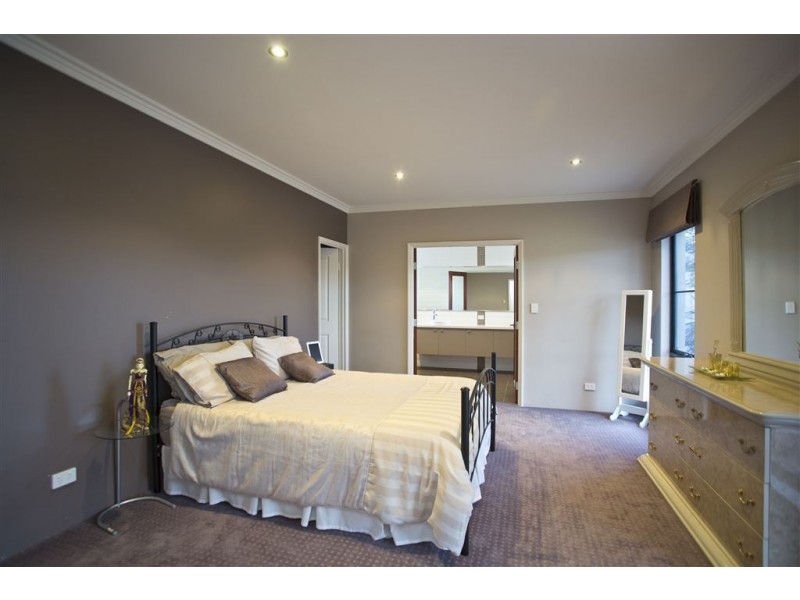 30 Whittaker Turn, Piara Waters WA 6112