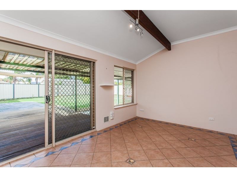 16 Kookaburra Way, Gosnells WA 6110