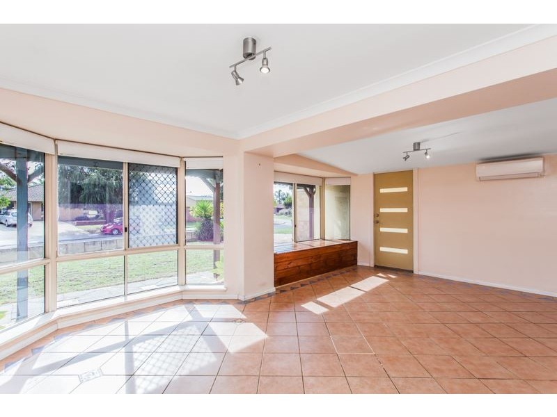 16 Kookaburra Way, Gosnells WA 6110