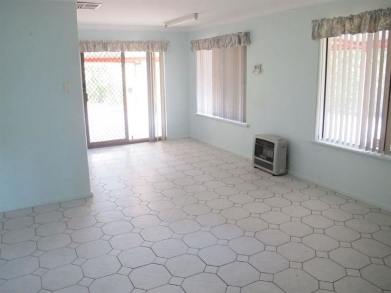 94 Third Avenue, Kelmscott WA 6111