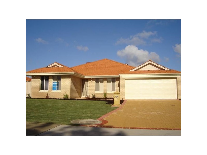 16 Fallon Place, Seville Grove WA 6112