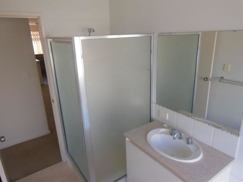 16 Fallon Place, Seville Grove WA 6112