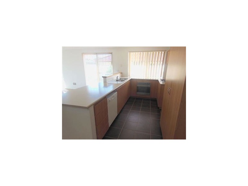 16 Fallon Place, Seville Grove WA 6112