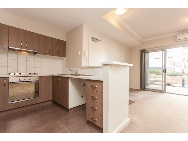 17/6 Ibera Way, Success WA 6164