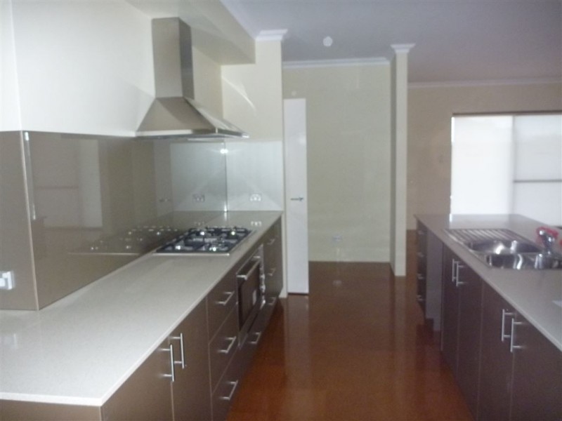 36 Drummond Gardens, Helena Valley WA 6056