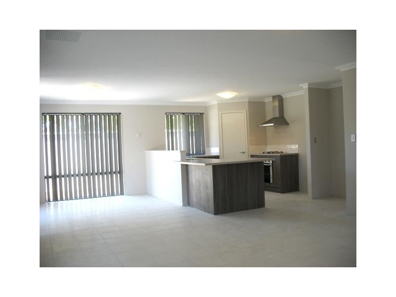 56 Longhurst Way, Queens Park WA 6107