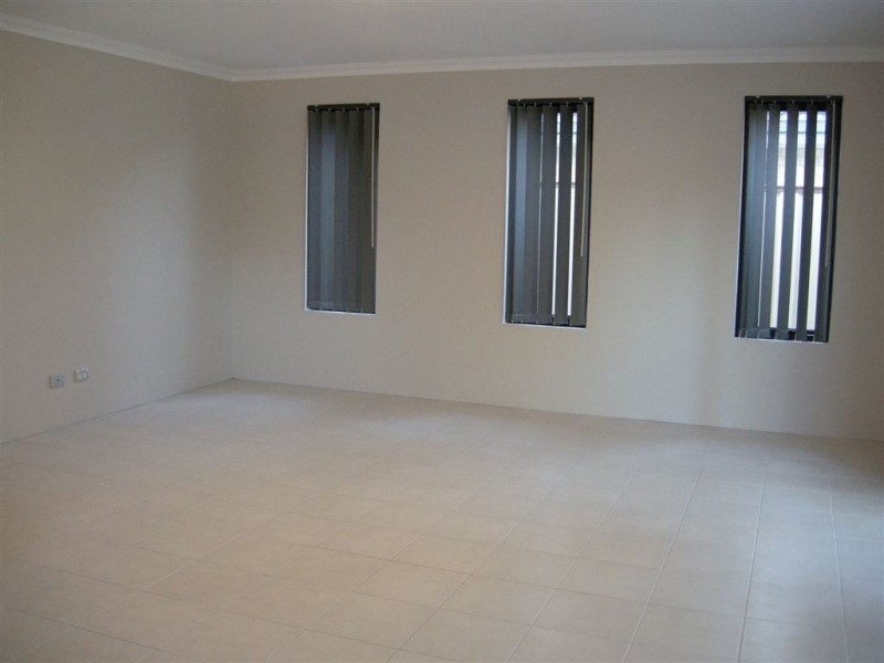 56 Longhurst Way, Queens Park WA 6107