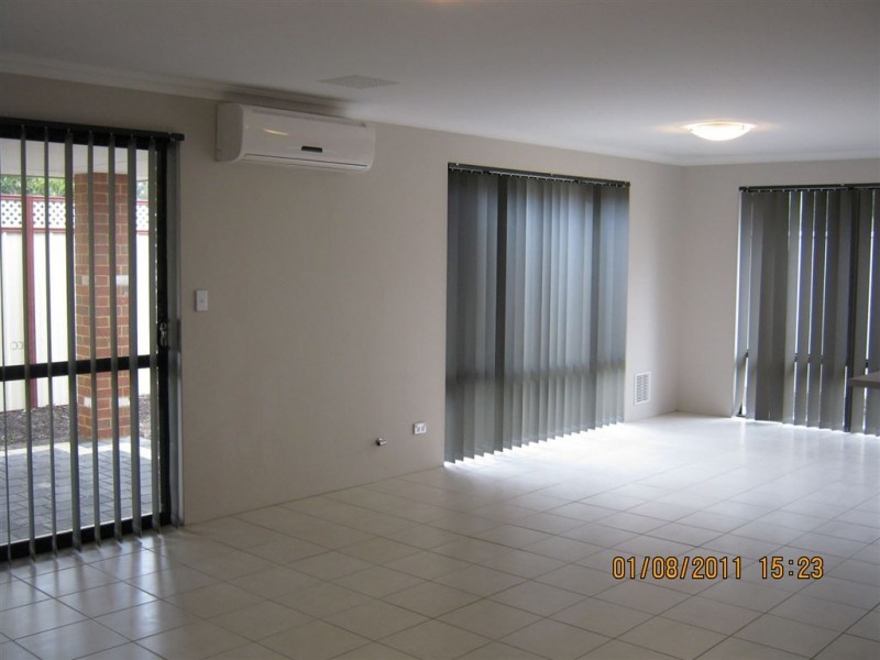 56 Longhurst Way, Queens Park WA 6107