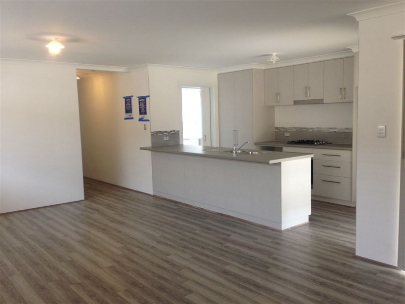 44 Newhaven Parade, Byford WA 6122