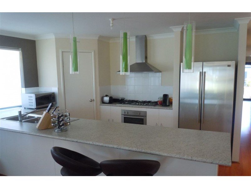 11 Gilman Court, Piara Waters WA 6112