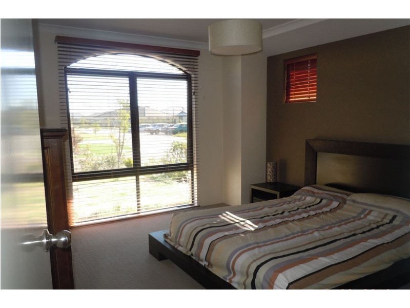 11 Gilman Court, Piara Waters WA 6112