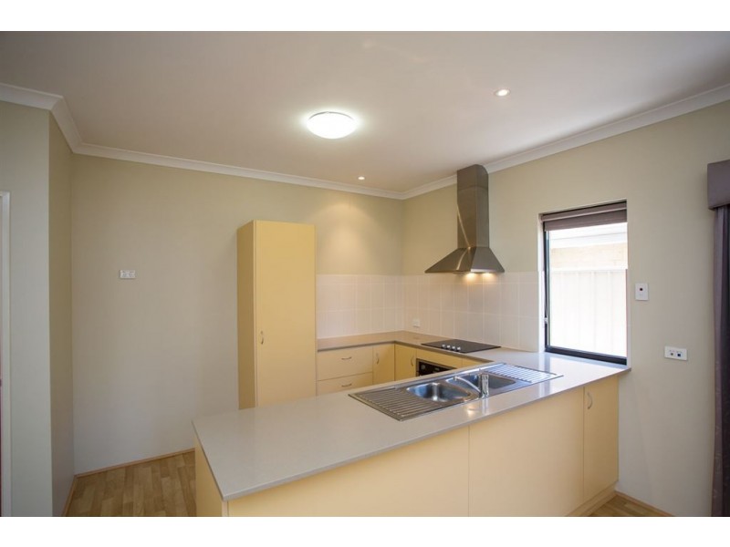 6 Kooya Way, Wattle Grove WA 6107