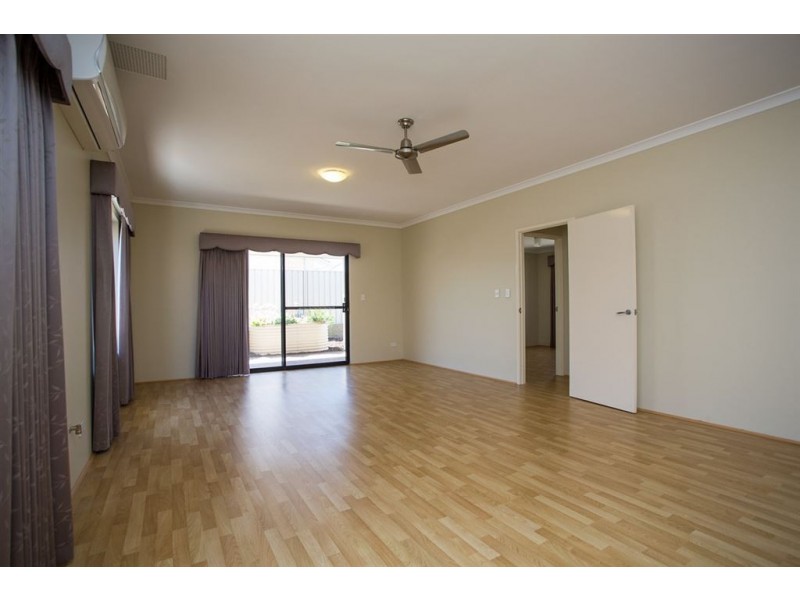 6 Kooya Way, Wattle Grove WA 6107