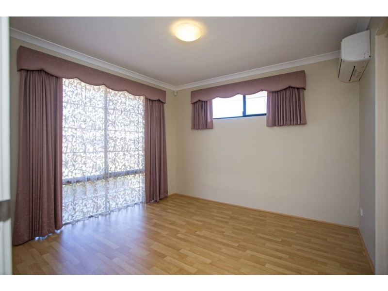 6 Kooya Way, Wattle Grove WA 6107