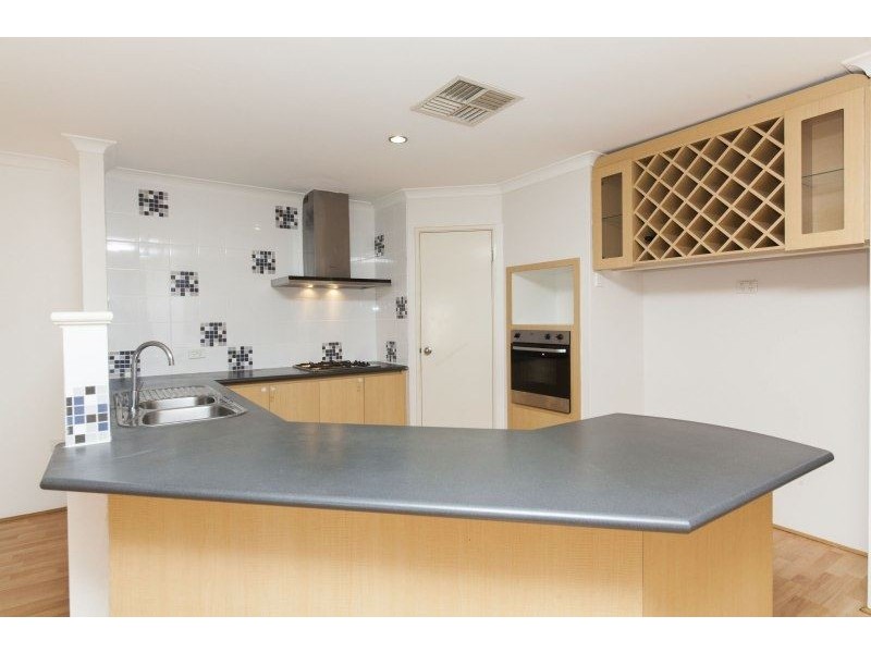 6 Waxberry Gardens, Canning Vale WA 6155