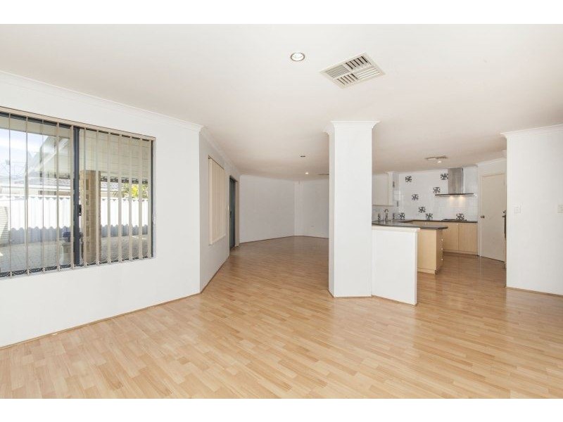 6 Waxberry Gardens, Canning Vale WA 6155