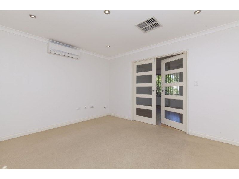 6 Waxberry Gardens, Canning Vale WA 6155