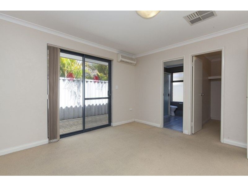 6 Waxberry Gardens, Canning Vale WA 6155