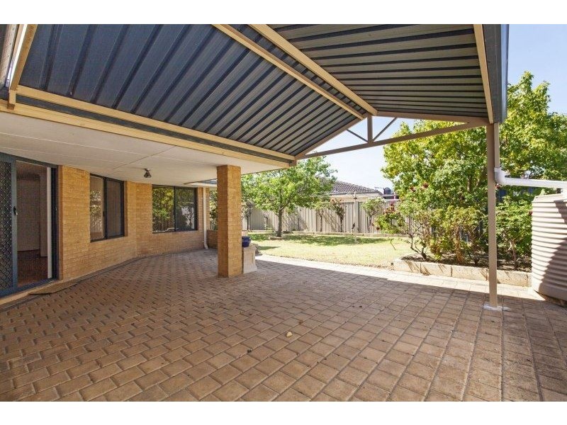 6 Waxberry Gardens, Canning Vale WA 6155