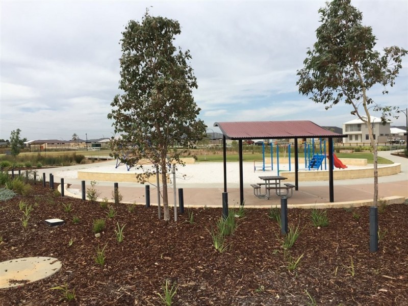 15 Terracina Parkway, Piara Waters WA 6112