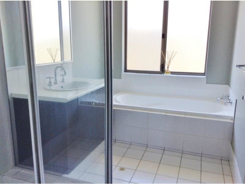 1/1 Holder Street, St James WA 6102