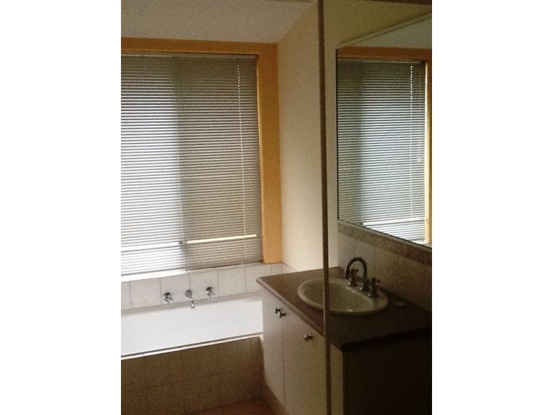 1/2 Planetree Pass, Canning Vale WA 6155