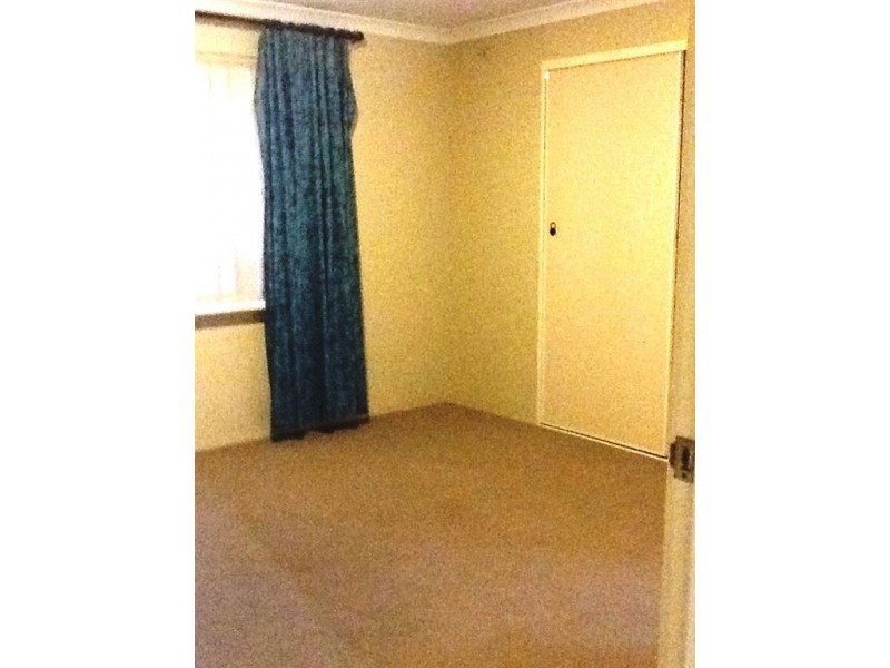 1/2 Planetree Pass, Canning Vale WA 6155