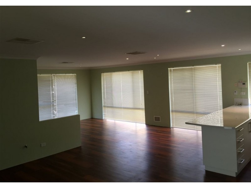 30 Streamside Street, Southern River WA 6110