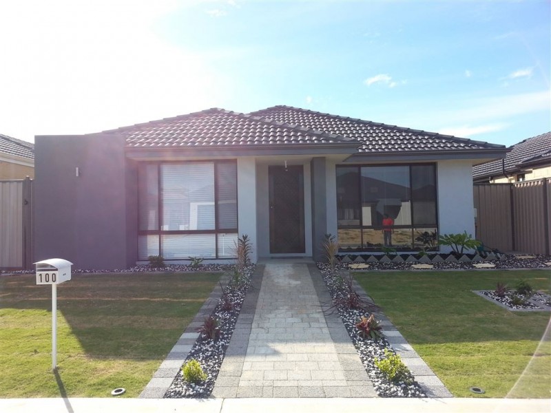 100 Riva Entrance, Piara Waters WA 6112