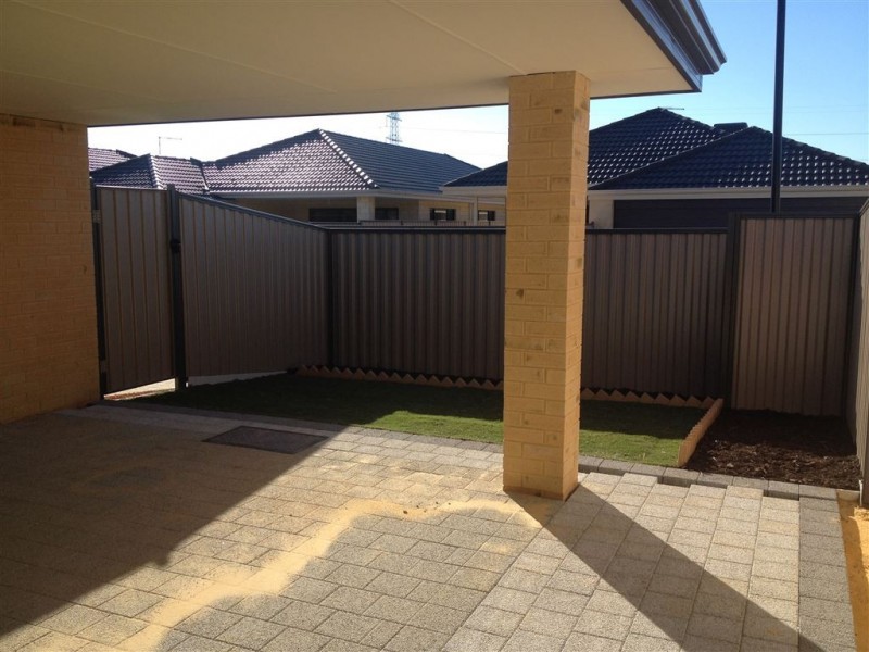 100 Riva Entrance, Piara Waters WA 6112