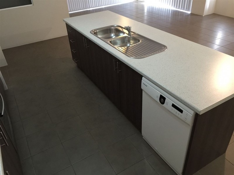 25 Streamside Street, Southern River WA 6110