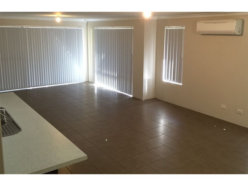 25 Streamside Street, Southern River WA 6110