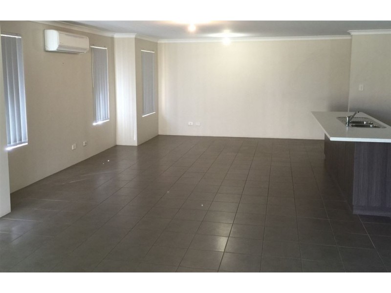 25 Streamside Street, Southern River WA 6110