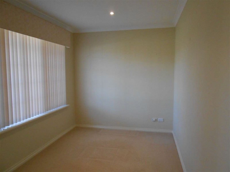 37 Lomandra Drive, Canning Vale WA 6155