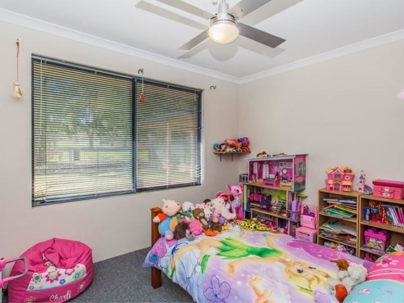6 Miamit Lane, Byford WA 6122