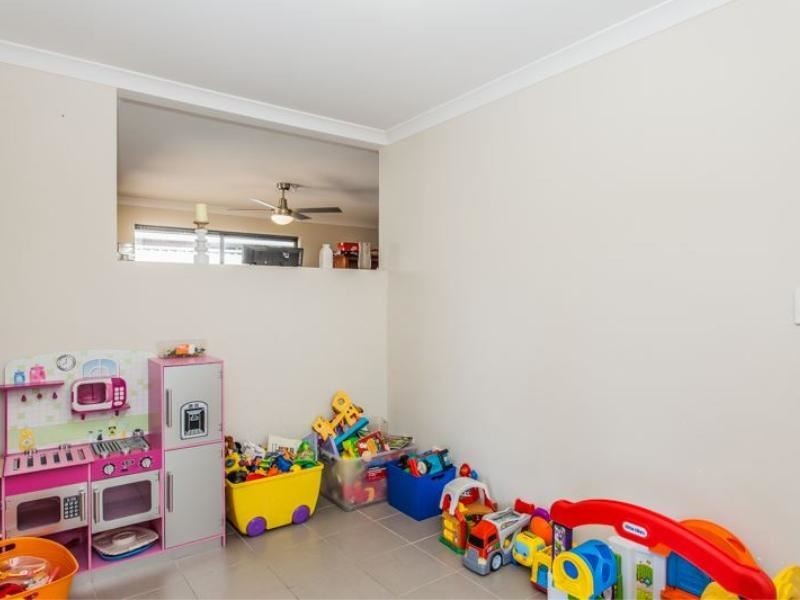 6 Miamit Lane, Byford WA 6122
